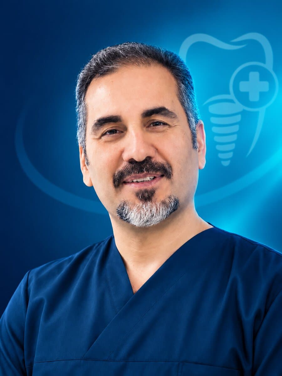 دکتر سید امین یوسفی، متخصص پریودنتولوژی و ایمپلنت